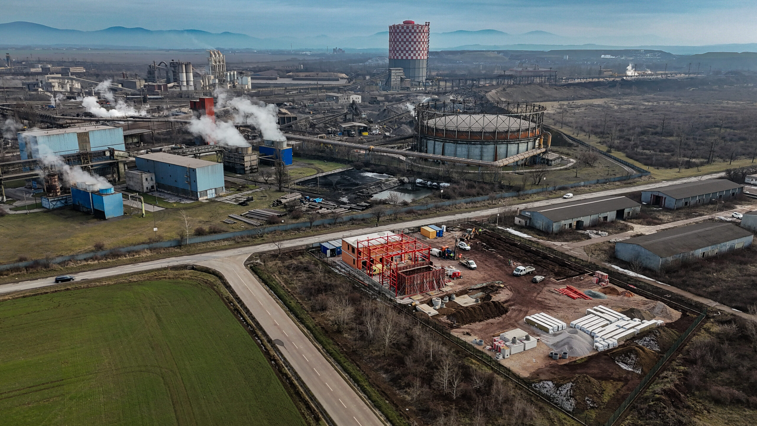 inžinierskogeologicky prieskum vyrobnych hál fotený dronom